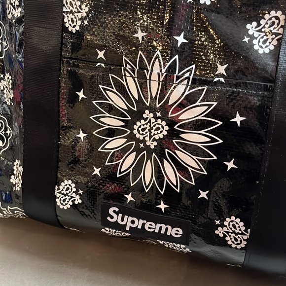 Supreme SS/21 Black Bandana Tarp Small Duffle Bag - Picture 7 of 12